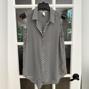⭐️ H&M Sleeveless blouse